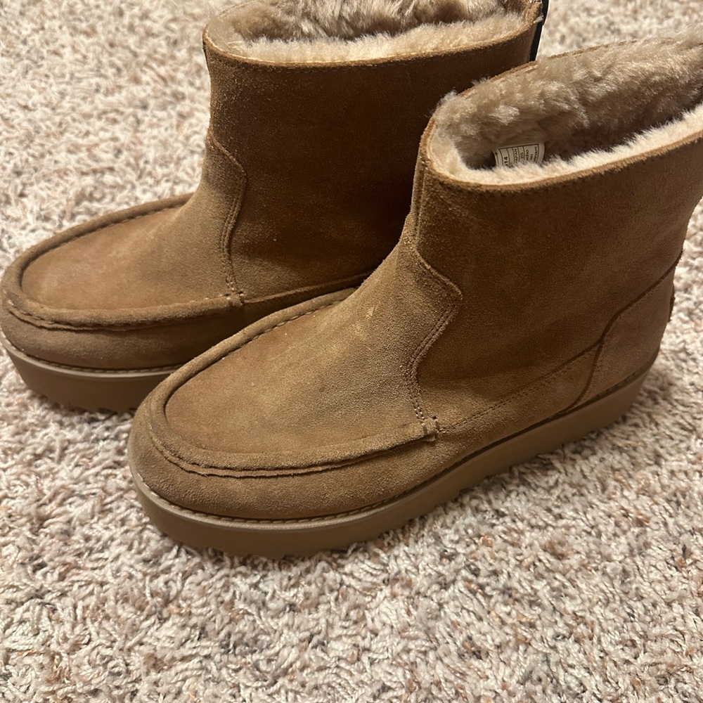 Ugg Classic Rising Heel Zip Boot